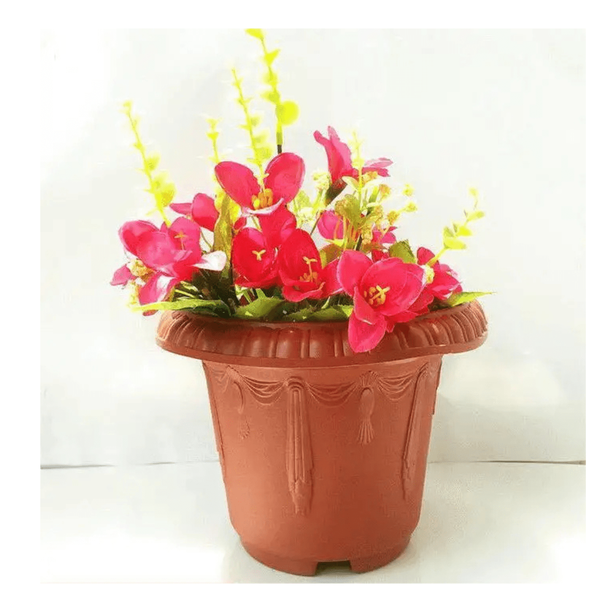 Maceteros plásticos con relieve decorativo – colores disponibles