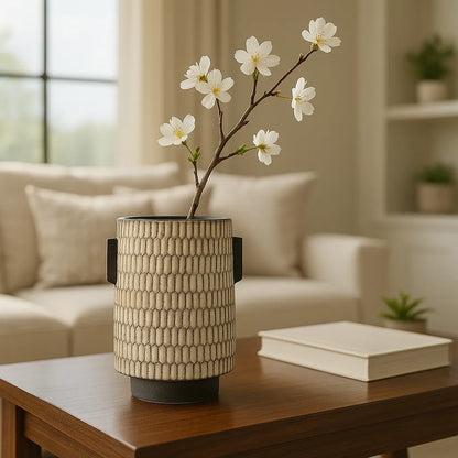 Jarrón Decorativo de Cerámica con Relieve Texturizado: Estilo y Elegancia en Cada Detalle